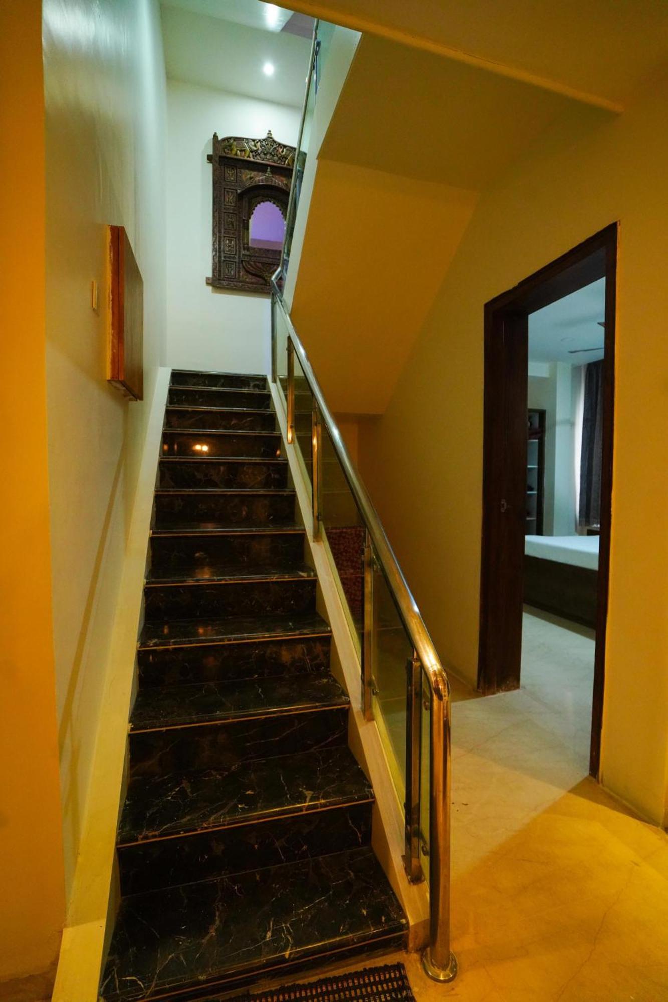 Golden Villa - Duplex House With Private Theater - Near To Alipiri And Bhudevi Ttd Ticket Counter And Kapilateertham Tirupati Dış mekan fotoğraf