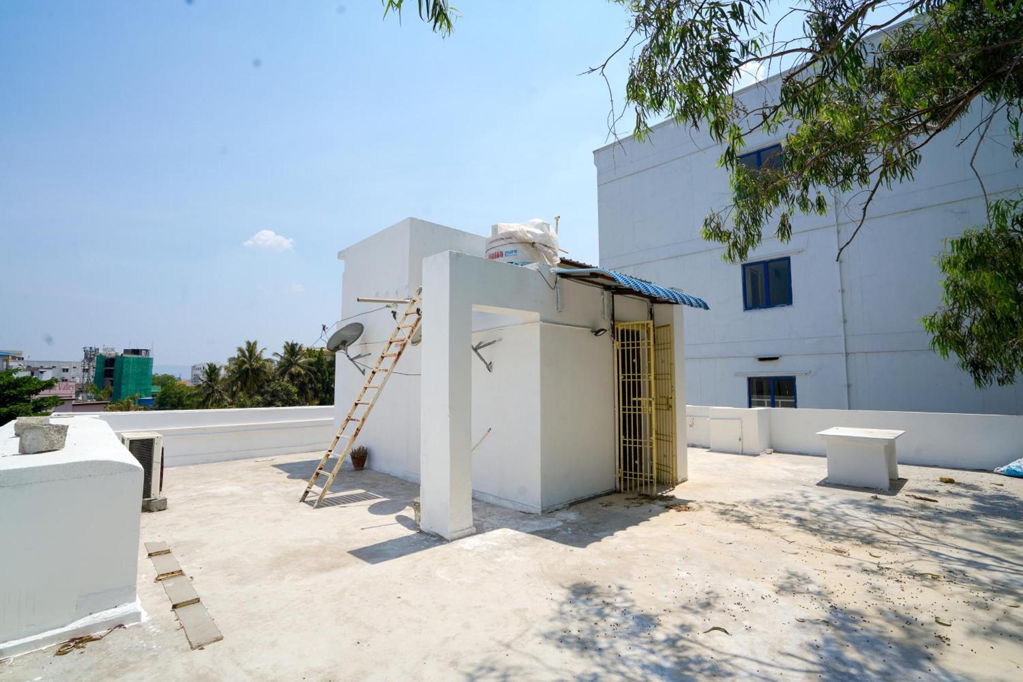 Golden Villa - Duplex House With Private Theater - Near To Alipiri And Bhudevi Ttd Ticket Counter And Kapilateertham Tirupati Dış mekan fotoğraf
