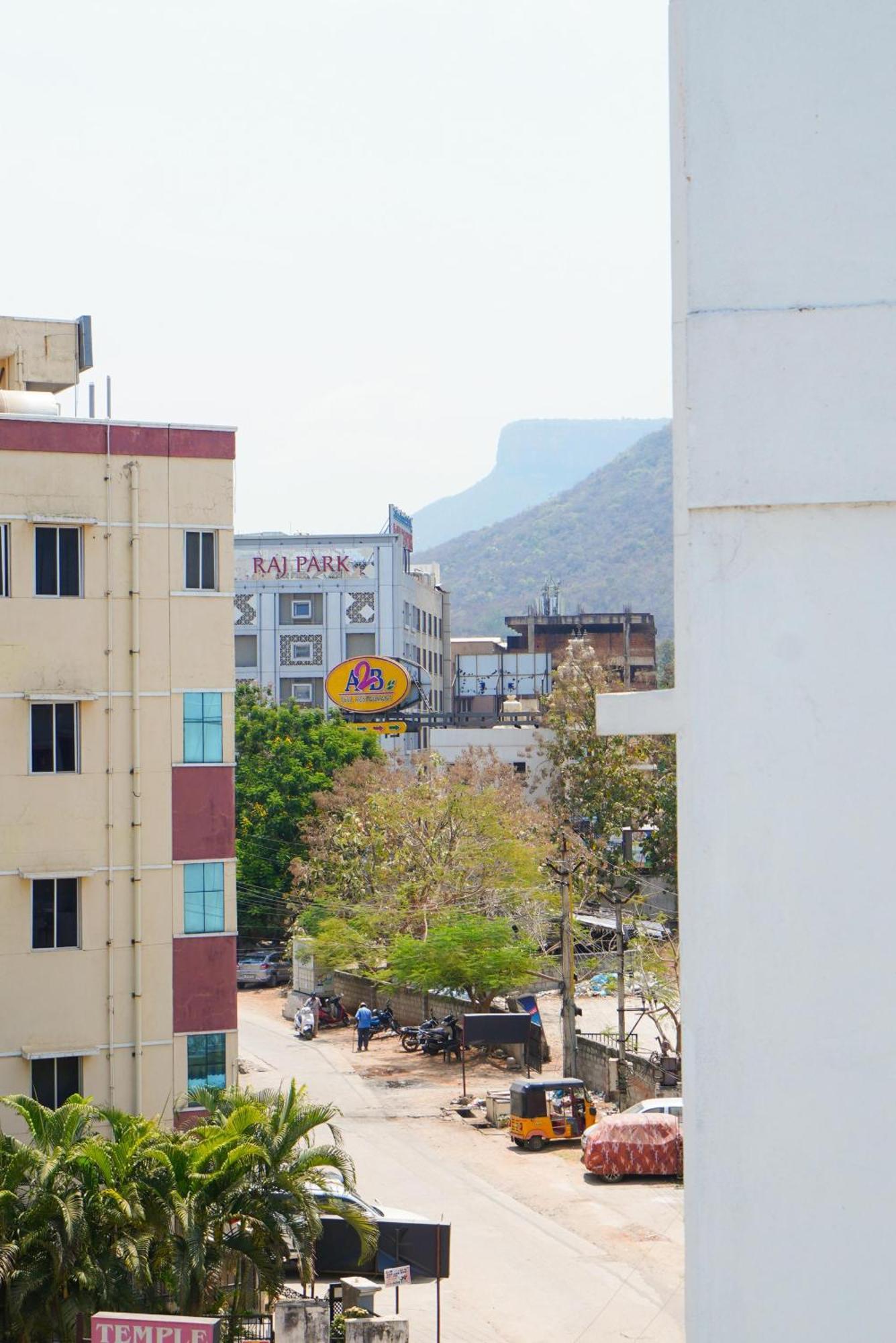 Golden Villa - Duplex House With Private Theater - Near To Alipiri And Bhudevi Ttd Ticket Counter And Kapilateertham Tirupati Dış mekan fotoğraf
