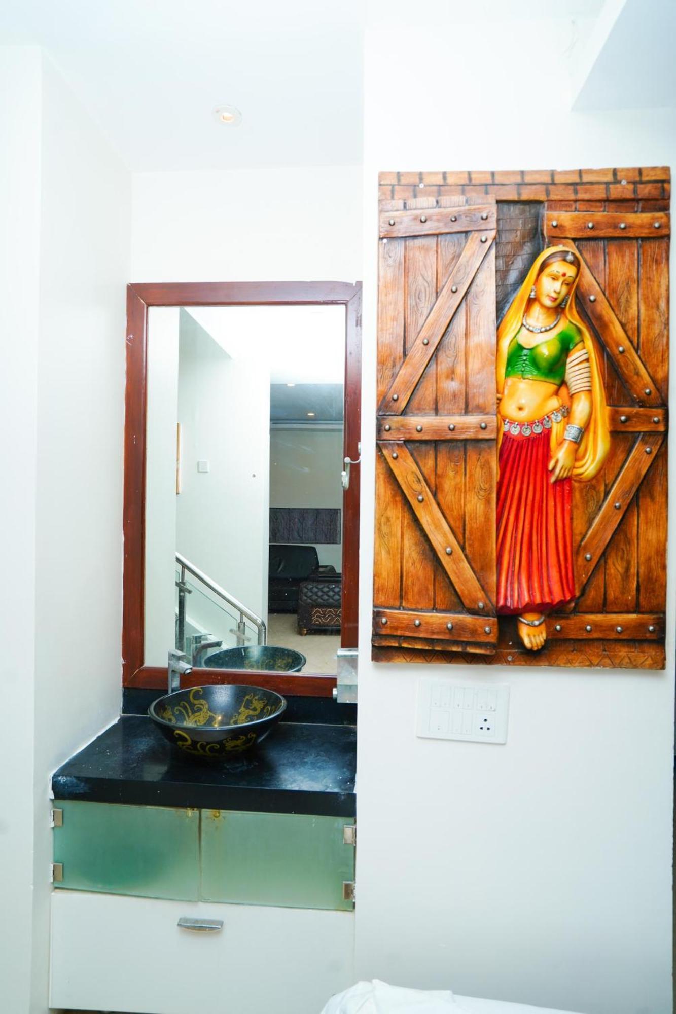 Golden Villa - Duplex House With Private Theater - Near To Alipiri And Bhudevi Ttd Ticket Counter And Kapilateertham Tirupati Dış mekan fotoğraf