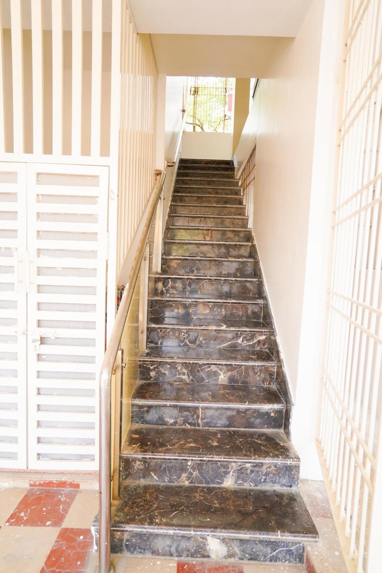 Golden Villa - Duplex House With Private Theater - Near To Alipiri And Bhudevi Ttd Ticket Counter And Kapilateertham Tirupati Dış mekan fotoğraf